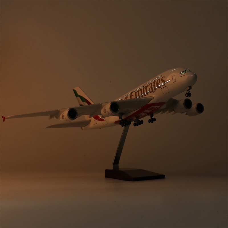 New Emirates A380 Model Plane  – Model Kit Airplane recenzja i cena